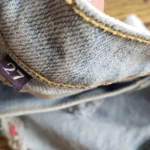 CarMar jean shorts 100% cotton destressed floral womens size 27 - Picture 3 of 8